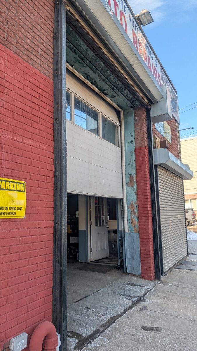 1960 Richmond Terrace