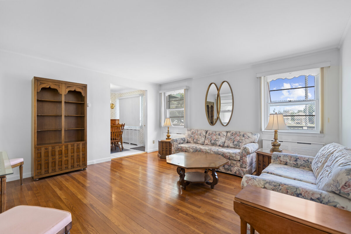 23 livingston ct staten island new york