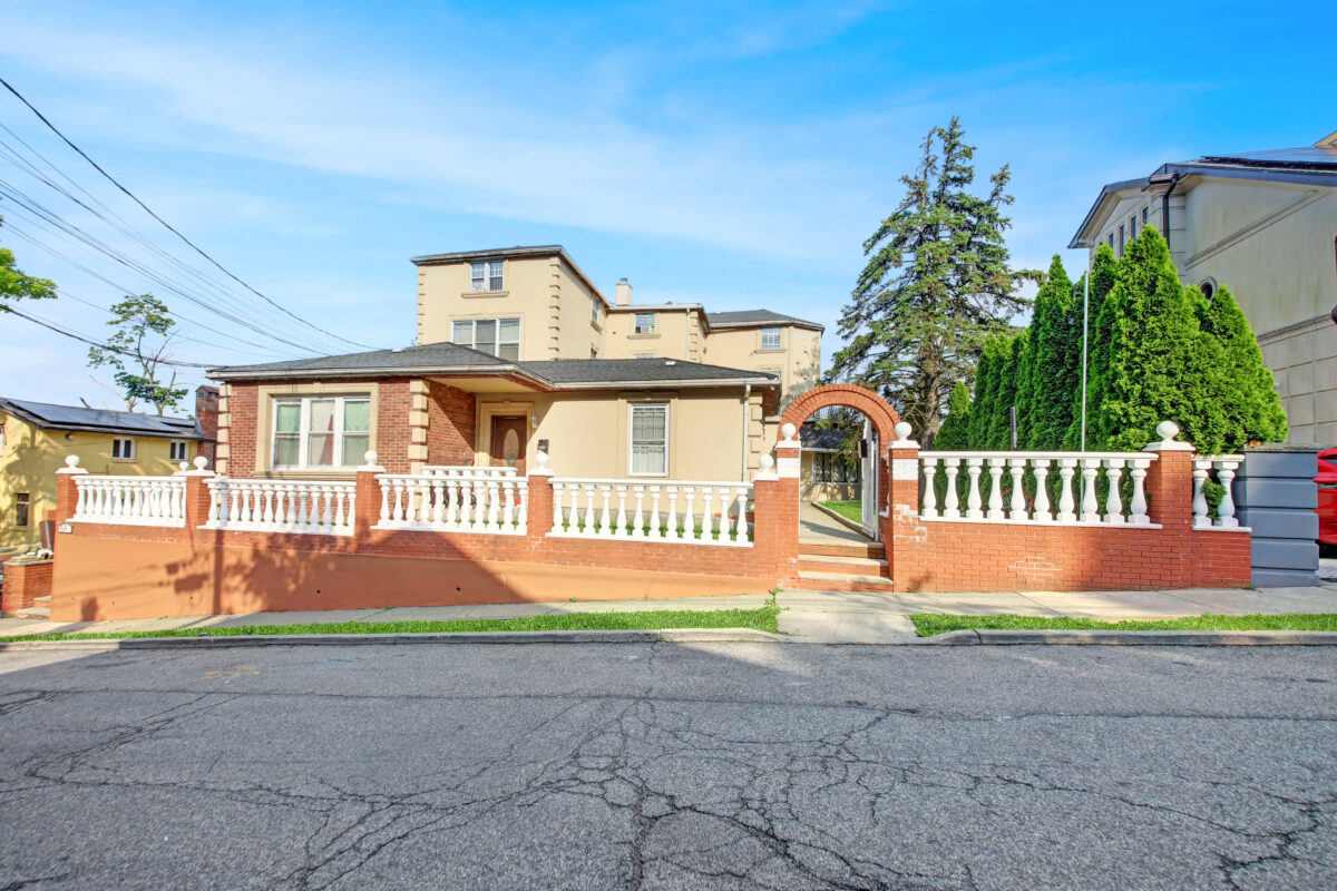 69 Starbuck Street, Staten Island, 10304