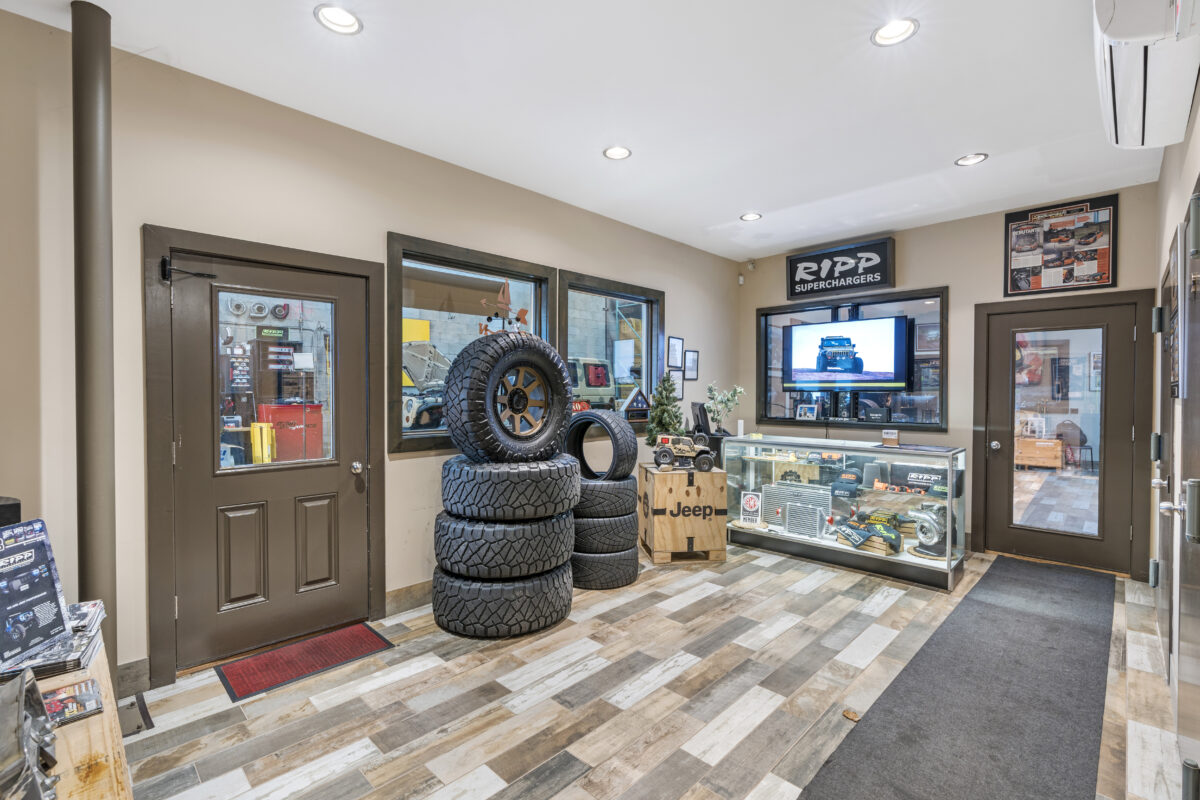 574 Industrial loop Staten Island with paved lot and roll-up entry
